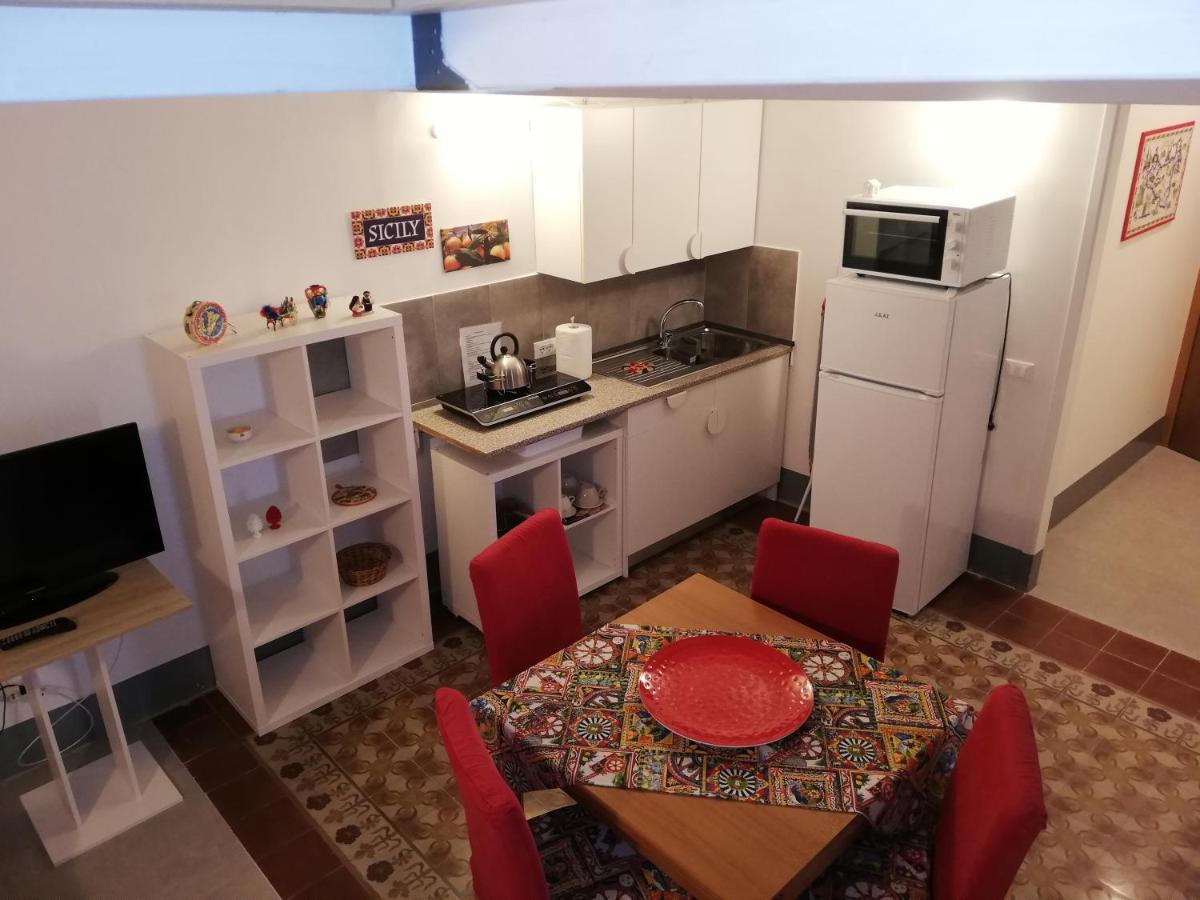 Il Posto Giusto Station Rooms ปาแลร์โม ภายนอก รูปภาพ