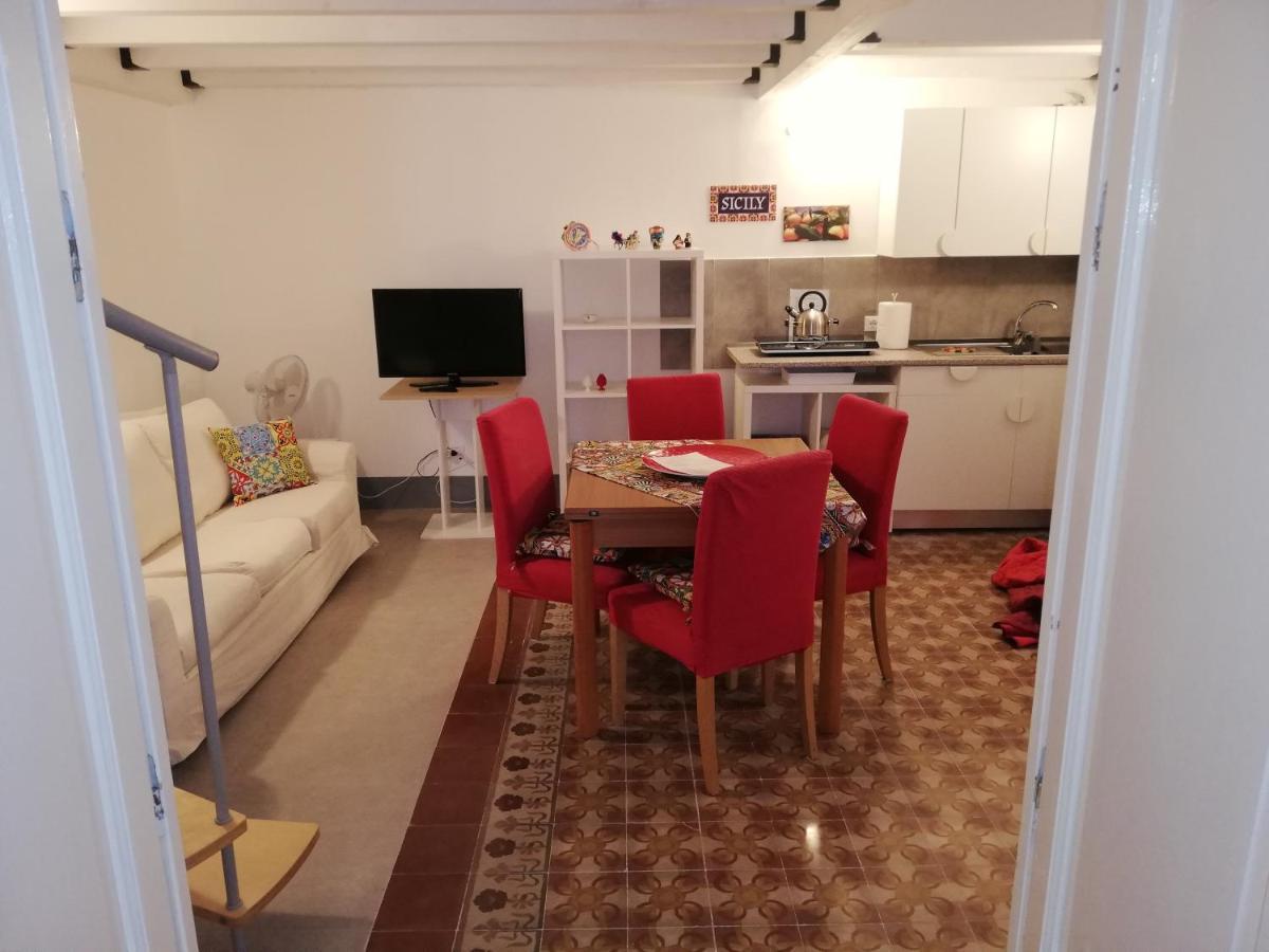 Il Posto Giusto Station Rooms ปาแลร์โม ภายนอก รูปภาพ