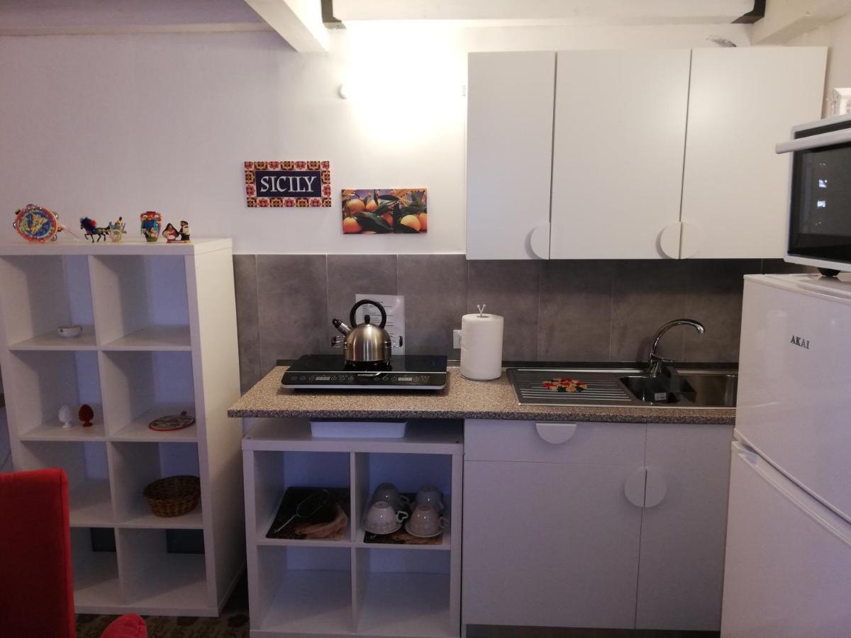 Il Posto Giusto Station Rooms ปาแลร์โม ภายนอก รูปภาพ